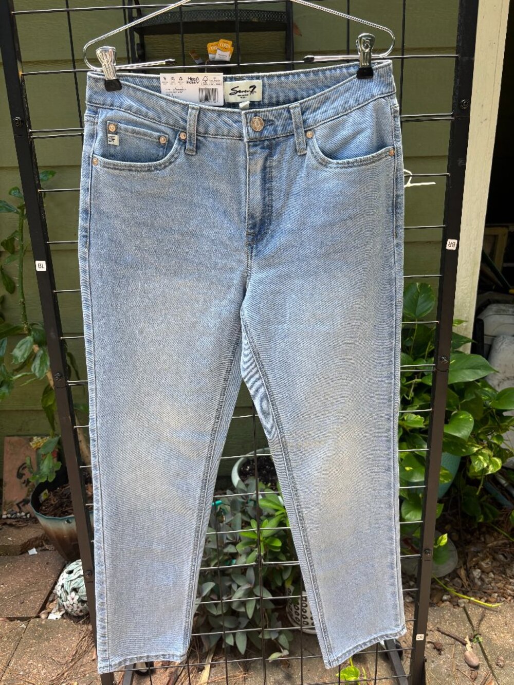 NWT Ladies Size 8 Jeans